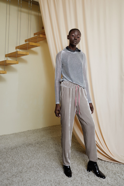 "Как дома, где бы ты не находилась": дуэт VOROZHBYT&ZEMSKOVA представил новый лукбук сезона осень-зима 2018/19